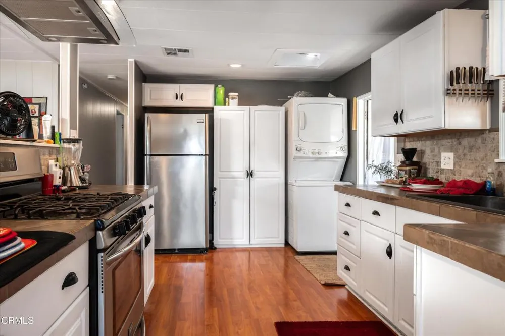10 Wisteria Way Ventura, CA 93004
