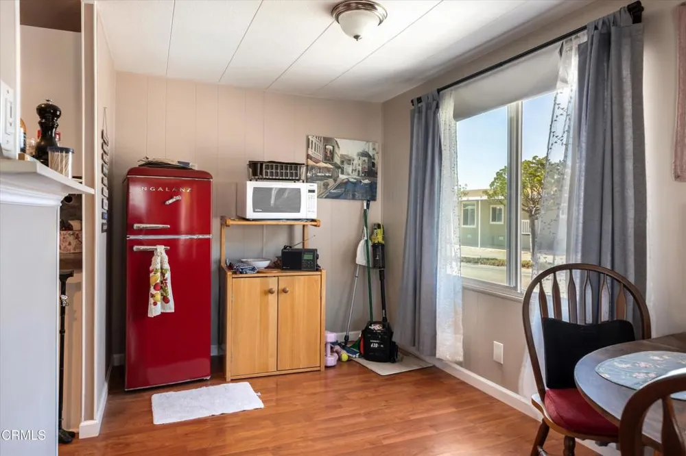 10 Wisteria Way Ventura, CA 93004