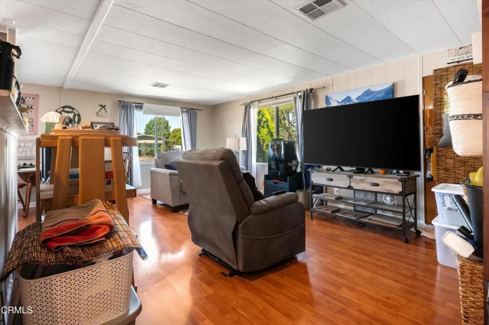 10 Wisteria Way Ventura, CA 93004