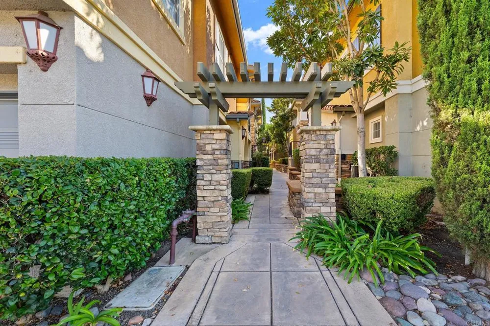 141 Via Montisi Santee, CA 92071