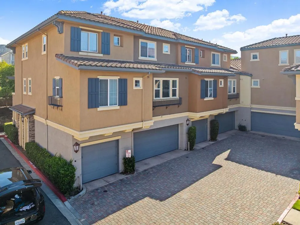 141 Via Montisi Santee, CA 92071