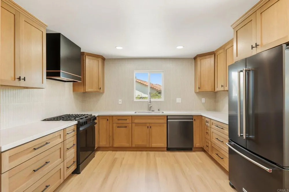 361 E Indian Rock Road Vista, CA 92084