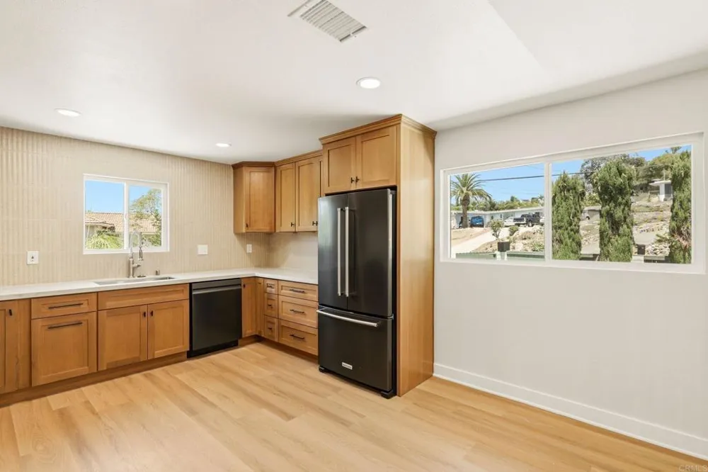 361 E Indian Rock Road Vista, CA 92084