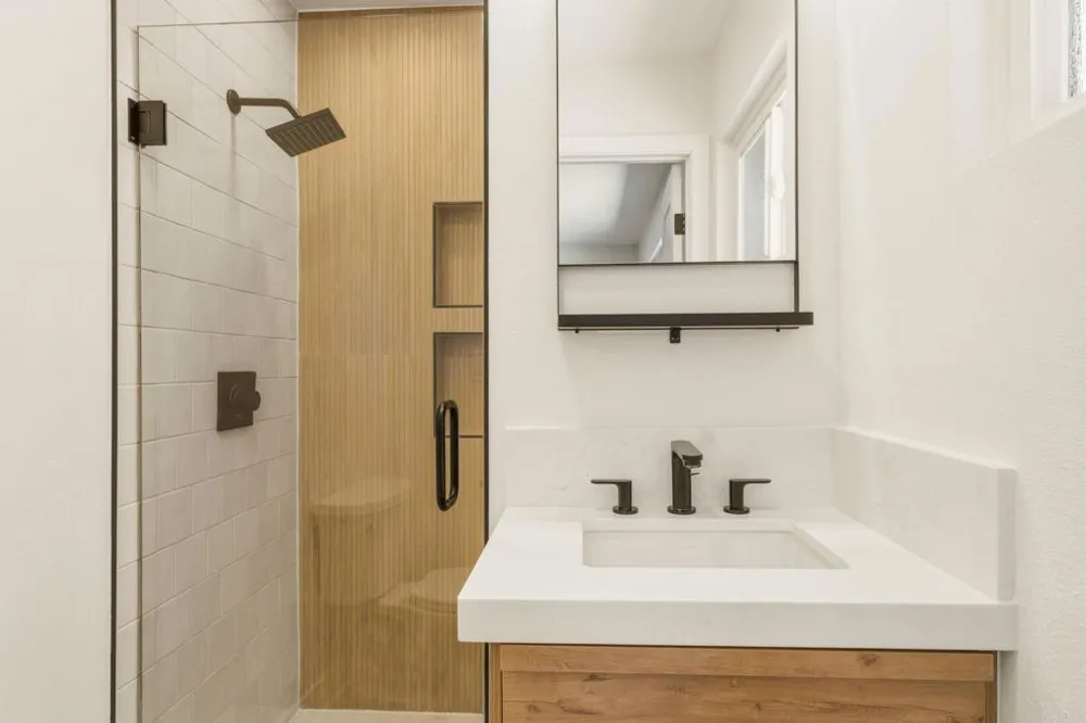 361 E Indian Rock Road Vista, CA 92084