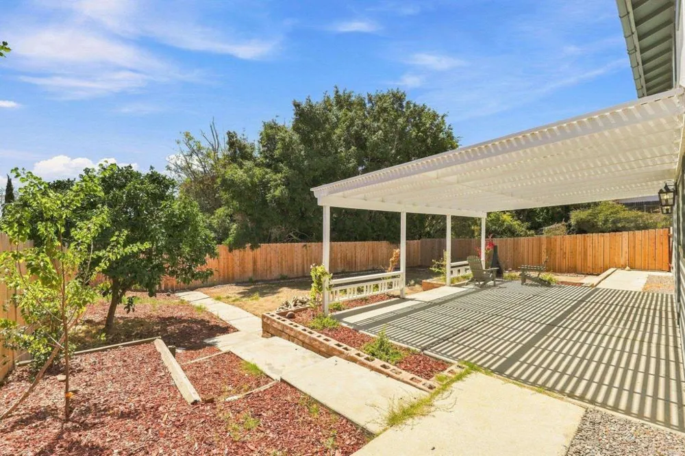 361 E Indian Rock Road Vista, CA 92084