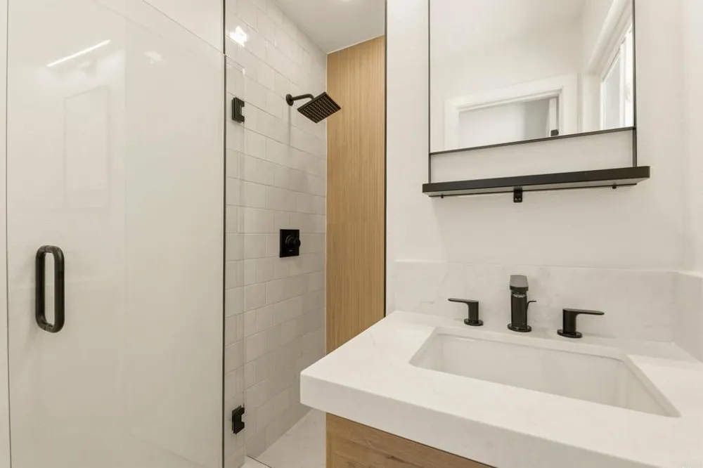 361 E Indian Rock Road Vista, CA 92084