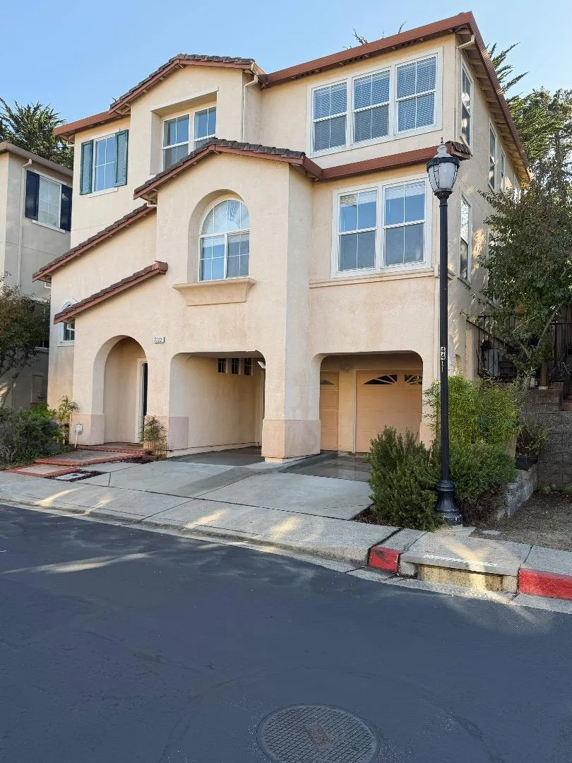 7222 Shannon Park Court South San Francisco, CA 94080