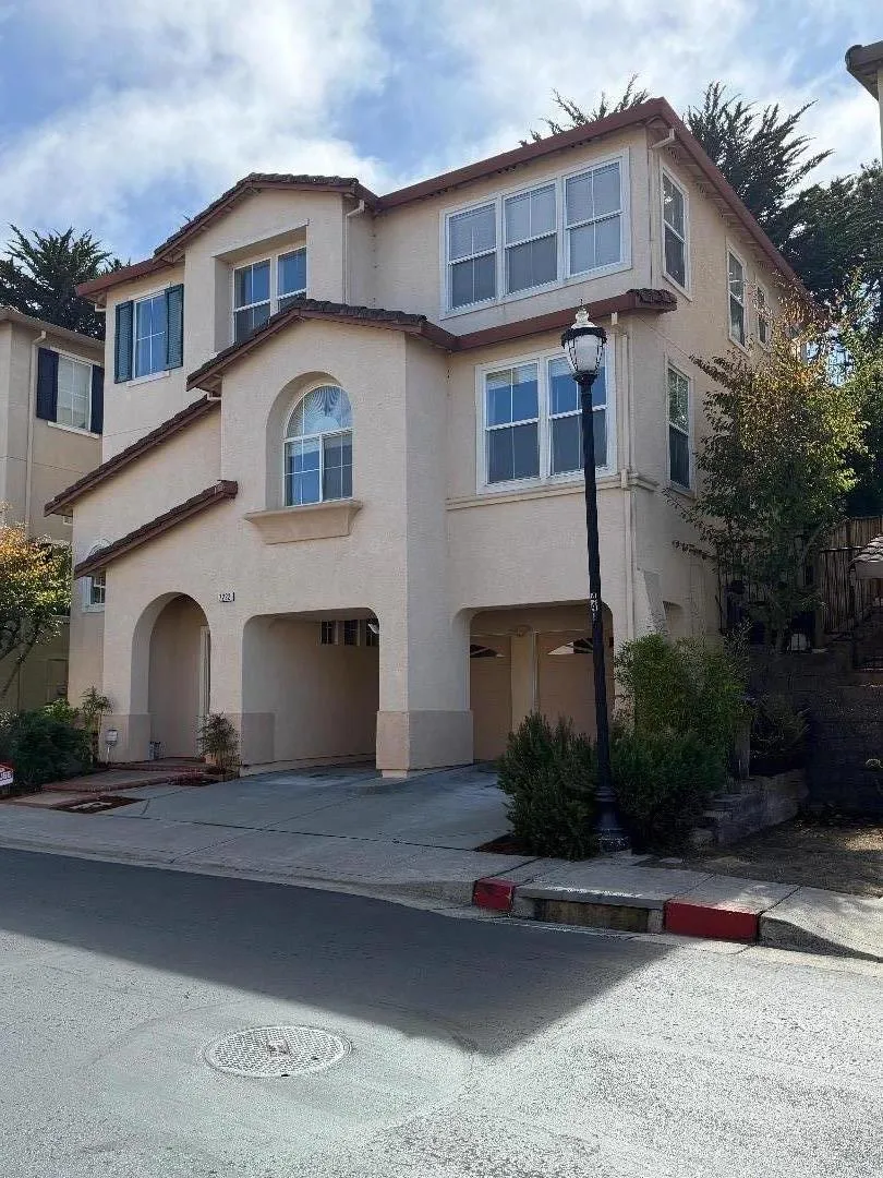 7222 Shannon Park Court South San Francisco, CA 94080