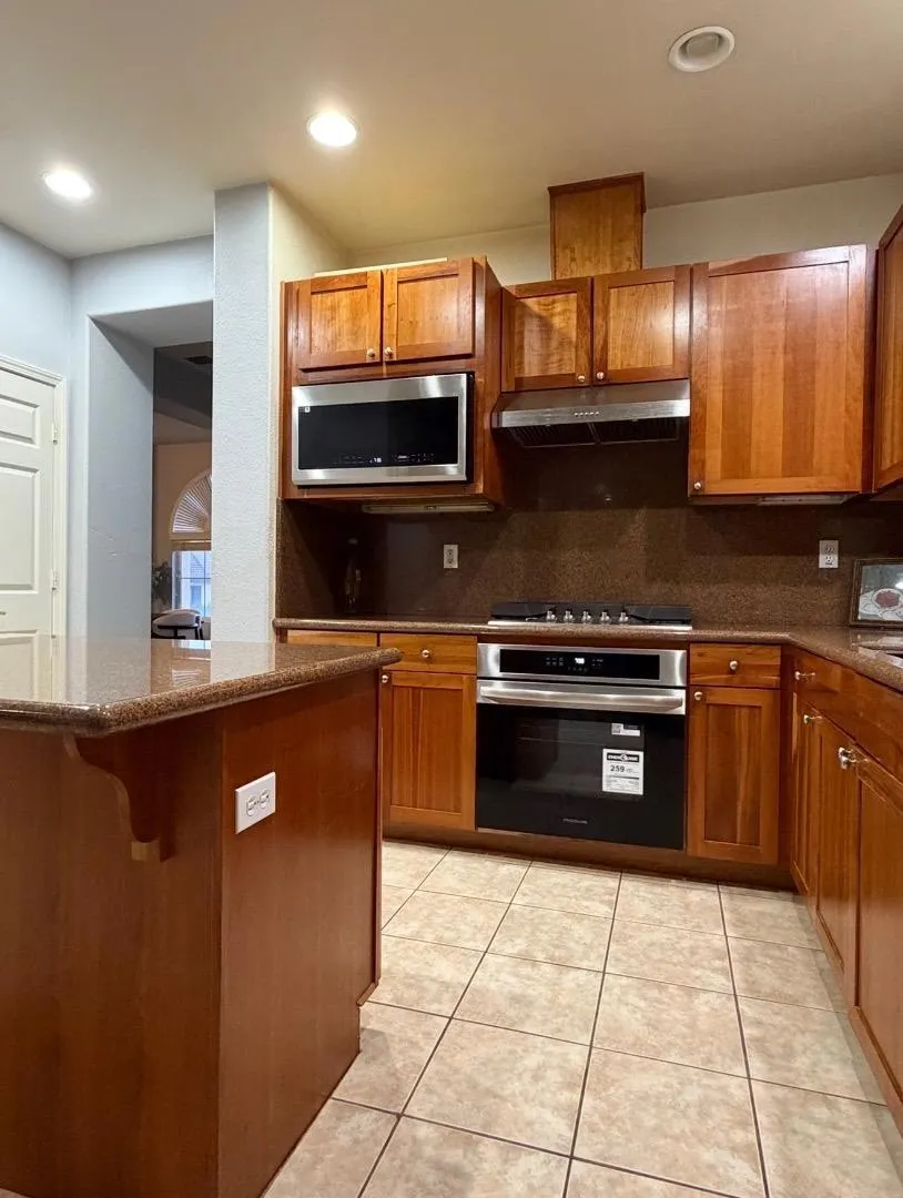 7222 Shannon Park Court South San Francisco, CA 94080
