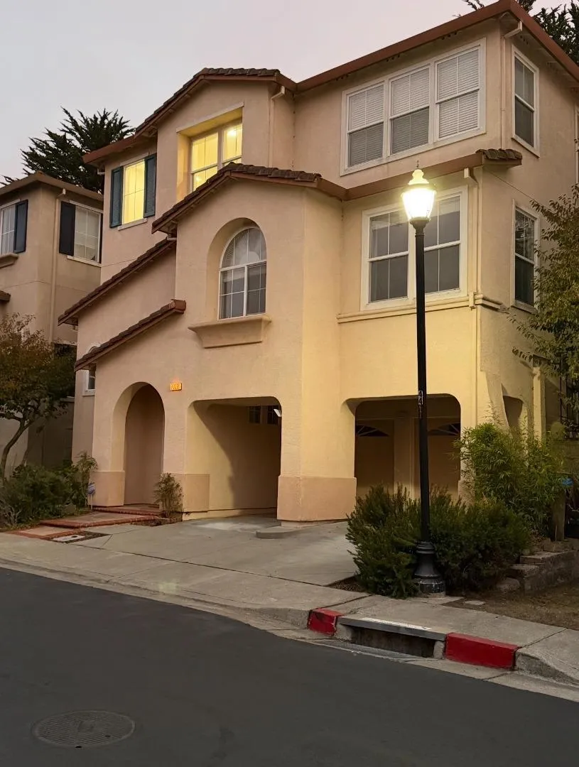 7222 Shannon Park Court South San Francisco, CA 94080