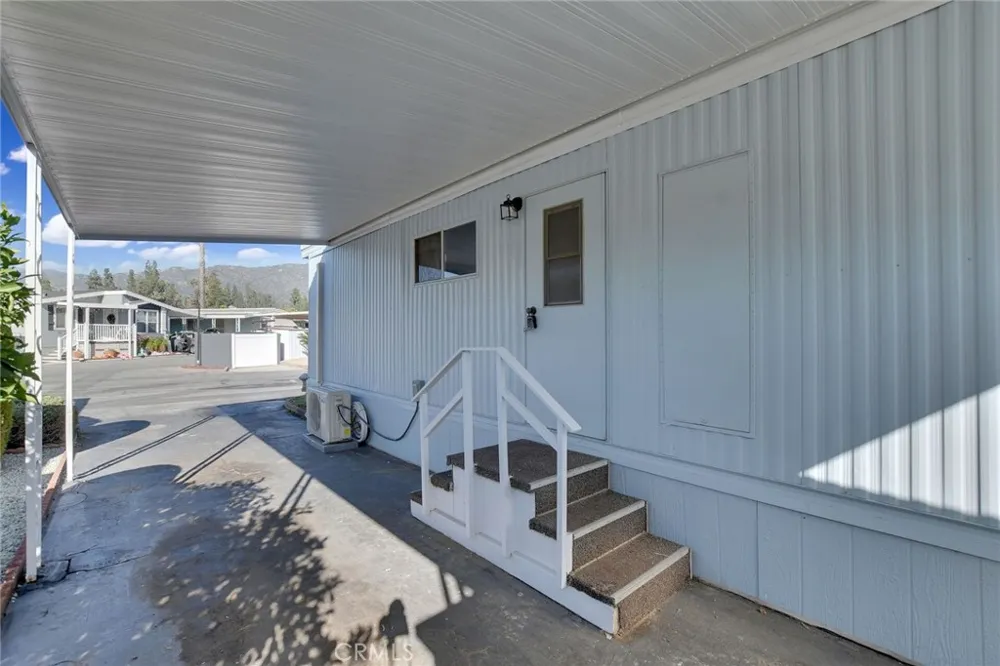 840 Foothill Boulevard #27 Azusa, CA 91702