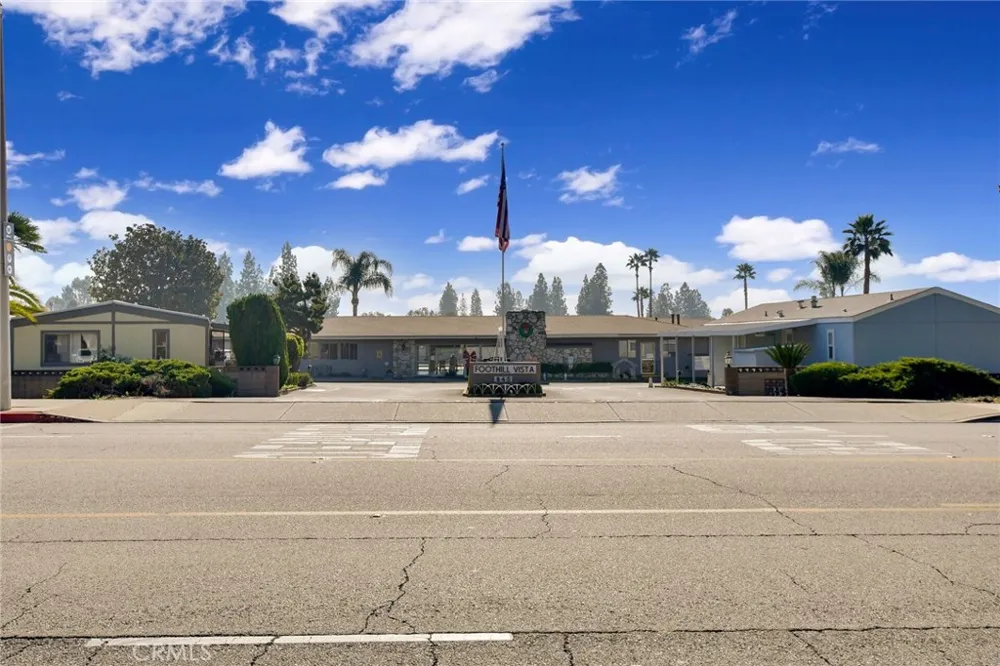 840 Foothill Boulevard #27 Azusa, CA 91702