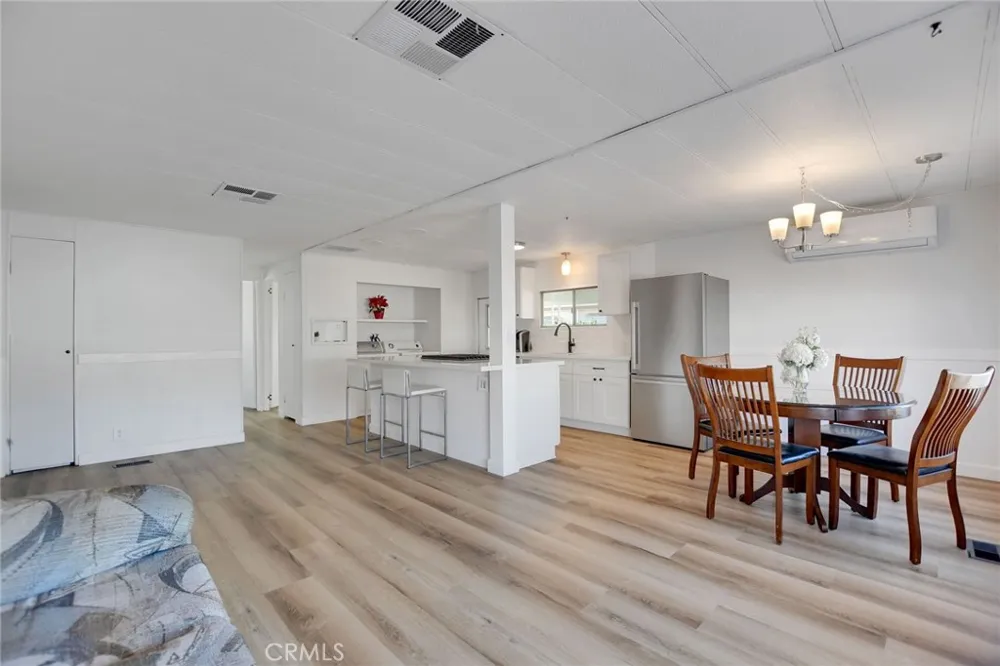 840 Foothill Boulevard #27 Azusa, CA 91702