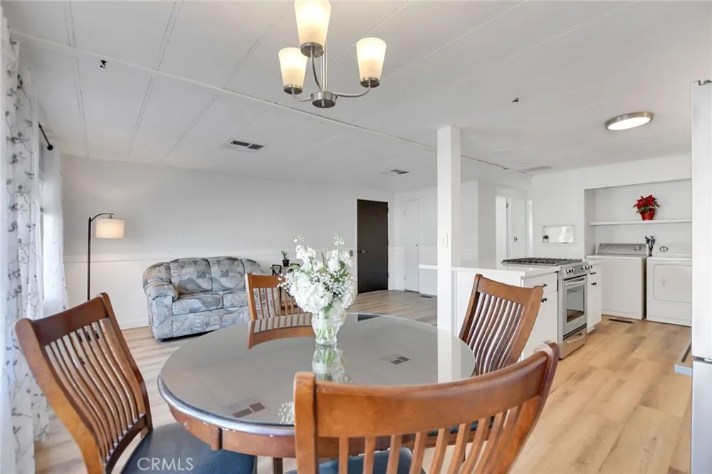 840 Foothill Boulevard #27 Azusa, CA 91702