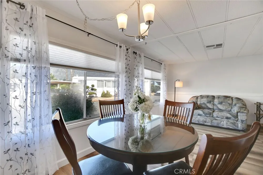 840 Foothill Boulevard #27 Azusa, CA 91702