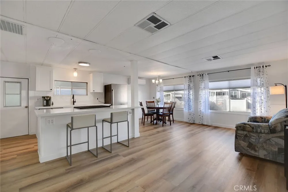 840 Foothill Boulevard #27 Azusa, CA 91702