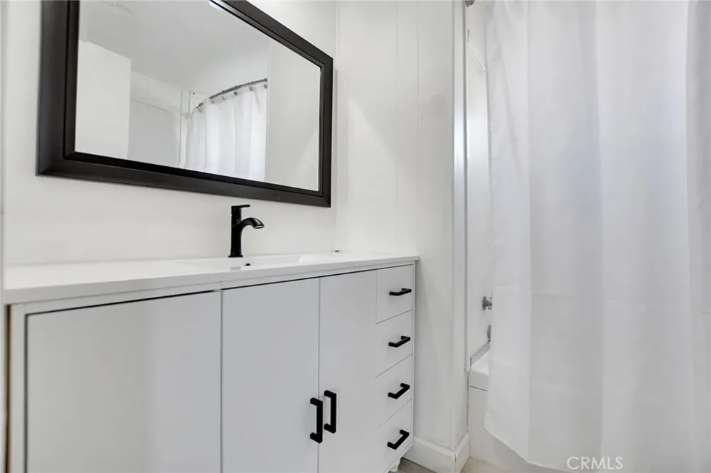 840 Foothill Boulevard #27 Azusa, CA 91702