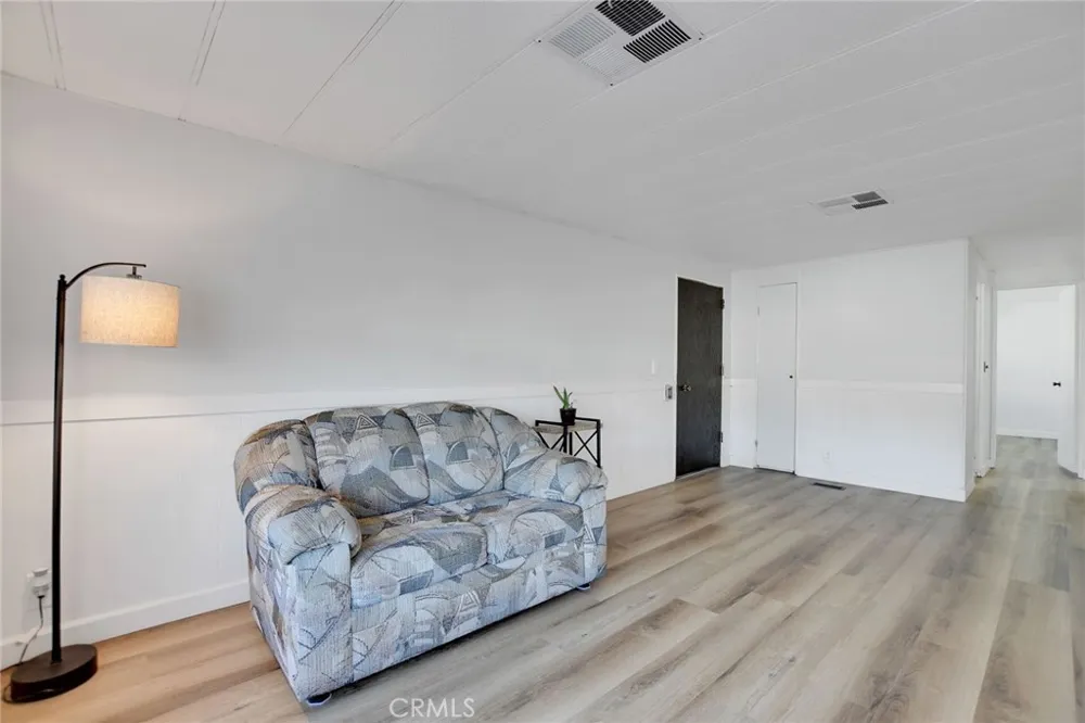 840 Foothill Boulevard #27 Azusa, CA 91702