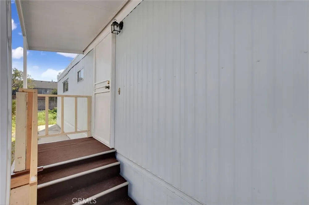 840 Foothill Boulevard #27 Azusa, CA 91702
