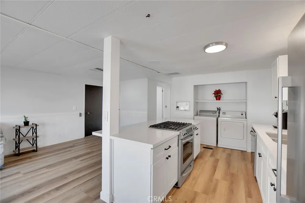 840 Foothill Boulevard #27 Azusa, CA 91702