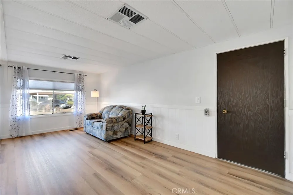 840 Foothill Boulevard #27 Azusa, CA 91702