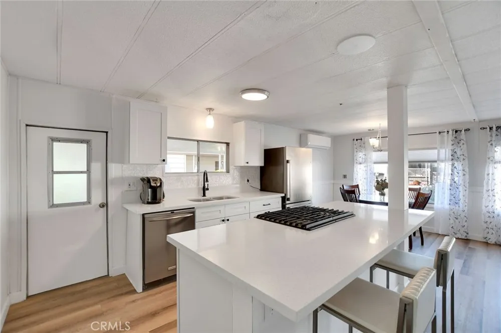 840 Foothill Boulevard #27 Azusa, CA 91702