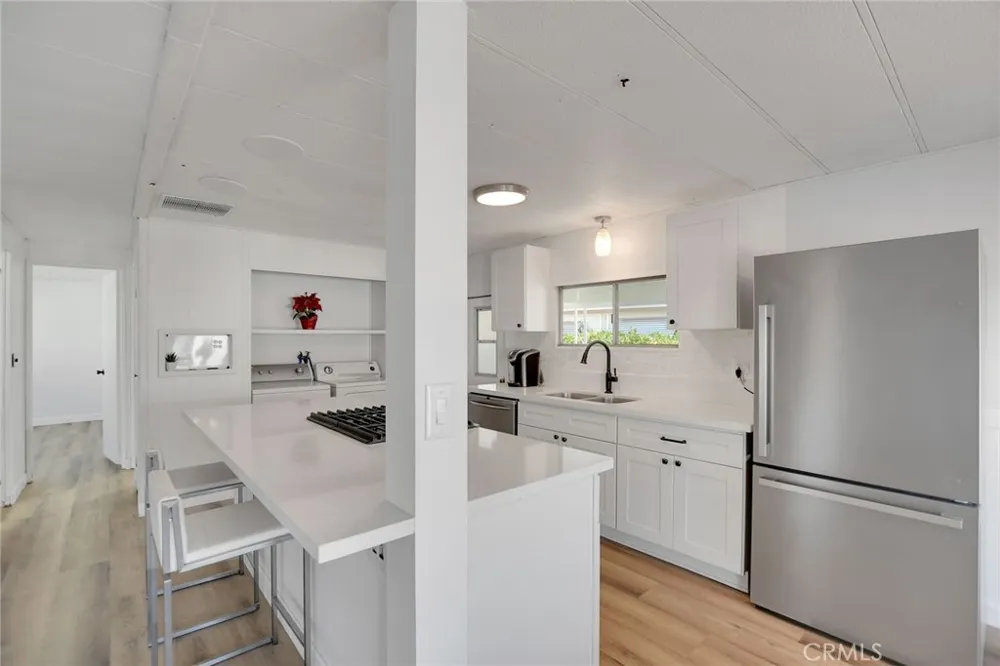 840 Foothill Boulevard #27 Azusa, CA 91702