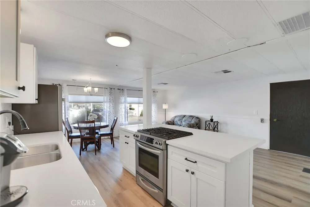 840 Foothill Boulevard #27 Azusa, CA 91702