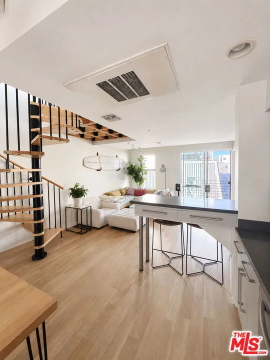 700 Main Street #17 Los Angeles, CA 90291
