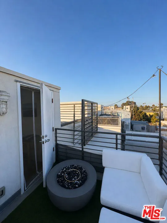 700 Main Street #17 Los Angeles, CA 90291