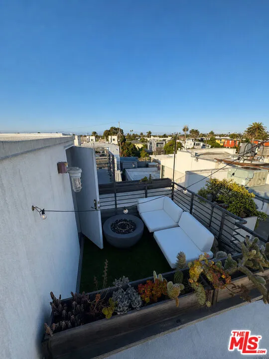 700 Main Street #17 Los Angeles, CA 90291