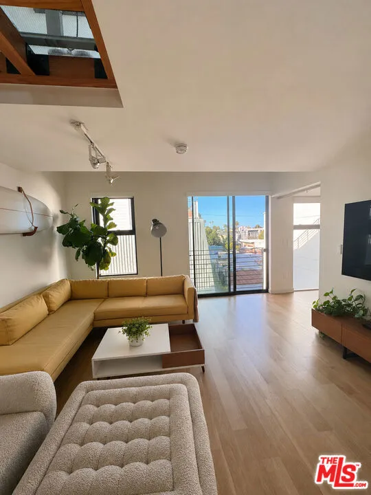 700 Main Street #17 Los Angeles, CA 90291