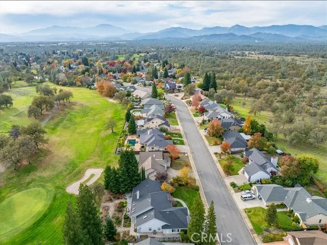 2132 Hope Lane Redding, CA 96003