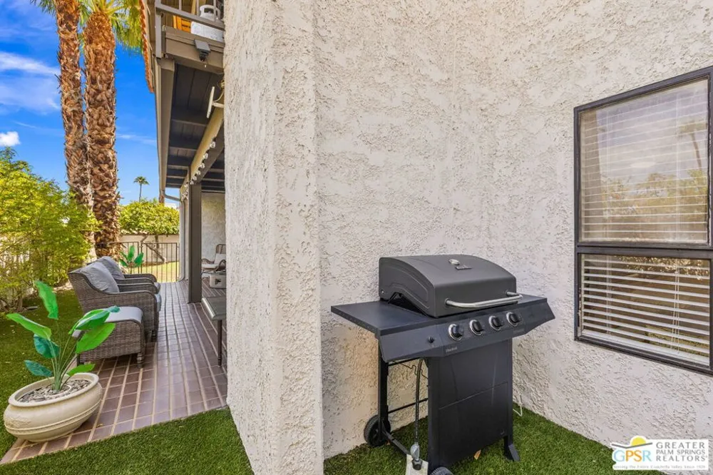 2230 S Palm Canyon Drive #6 Palm Springs, CA 92264