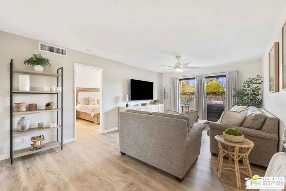2230 S Palm Canyon Drive #6 Palm Springs, CA 92264