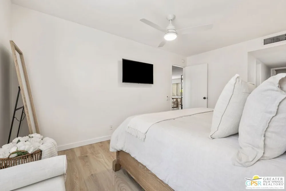 2230 S Palm Canyon Drive #6 Palm Springs, CA 92264