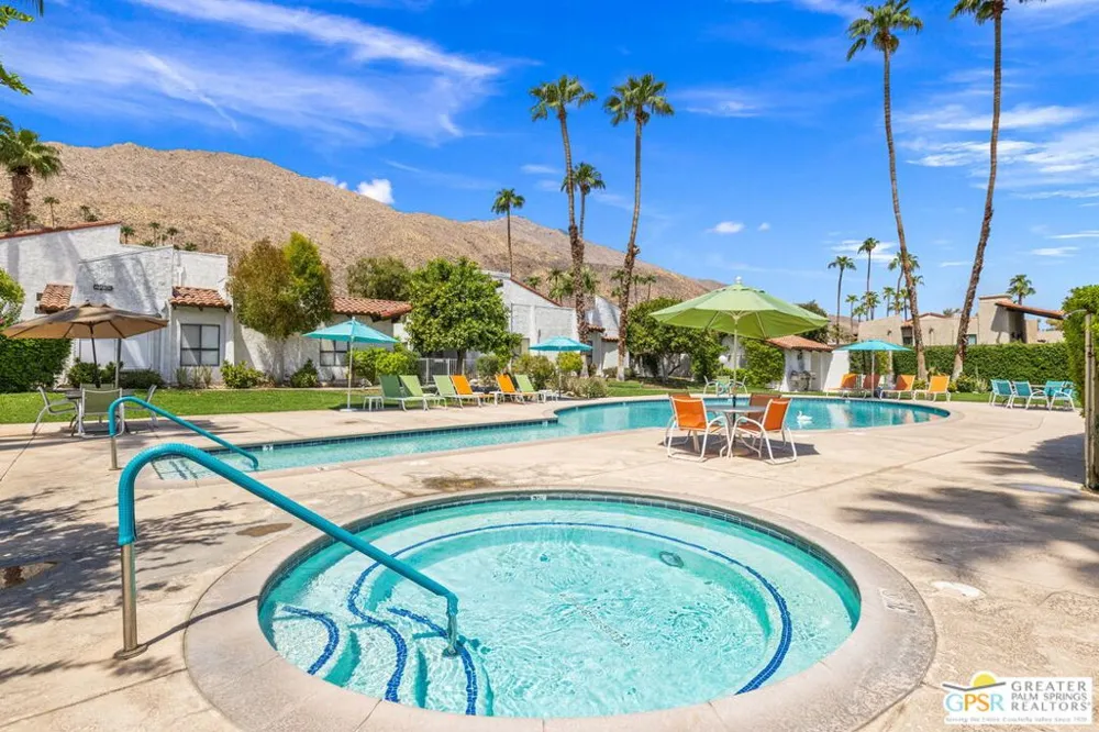 2230 S Palm Canyon Drive #6 Palm Springs, CA 92264