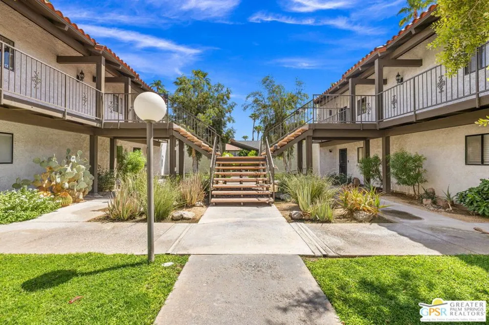 2230 S Palm Canyon Drive #6 Palm Springs, CA 92264