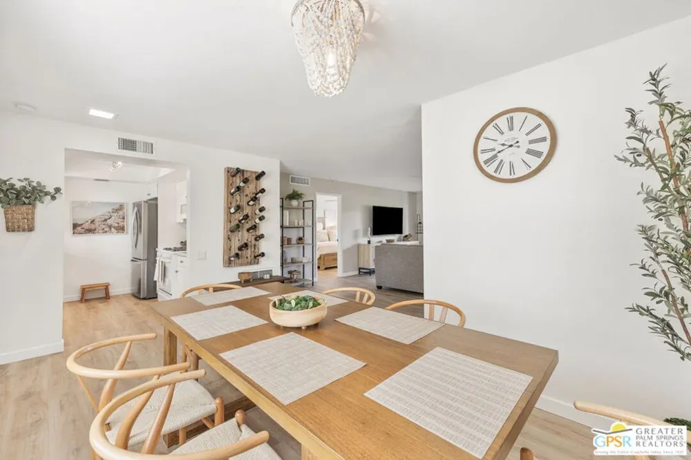 2230 S Palm Canyon Drive #6 Palm Springs, CA 92264