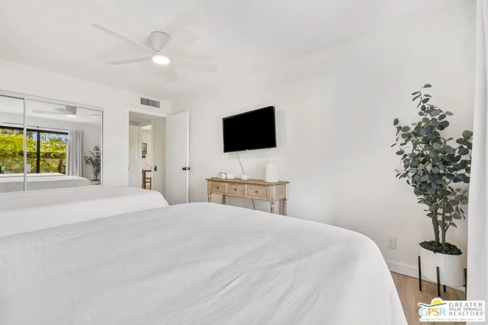 2230 S Palm Canyon Drive #6 Palm Springs, CA 92264