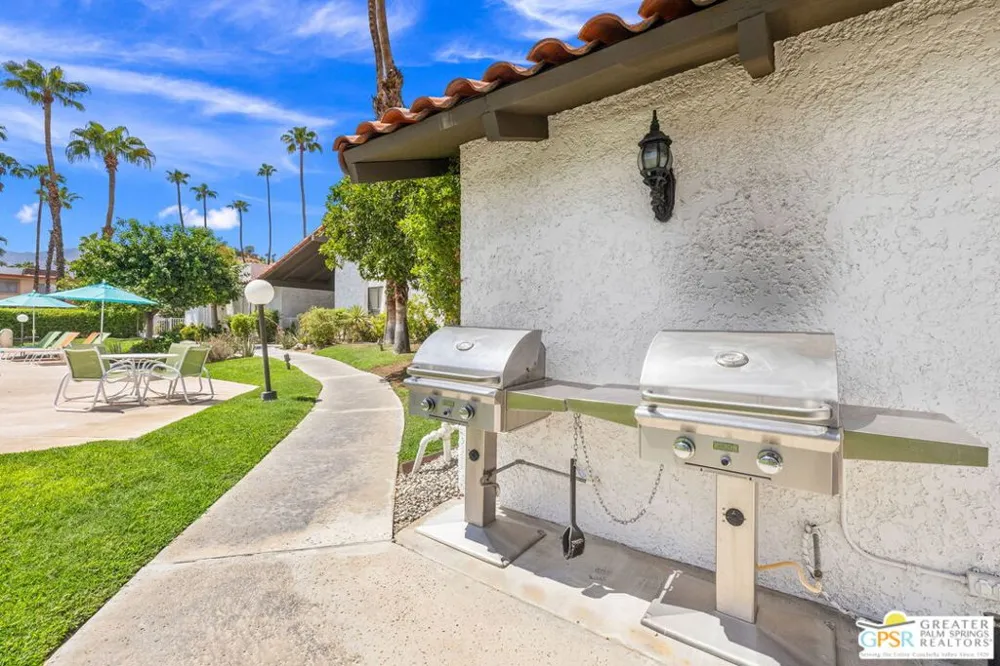 2230 S Palm Canyon Drive #6 Palm Springs, CA 92264