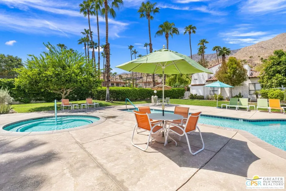 2230 S Palm Canyon Drive #6 Palm Springs, CA 92264