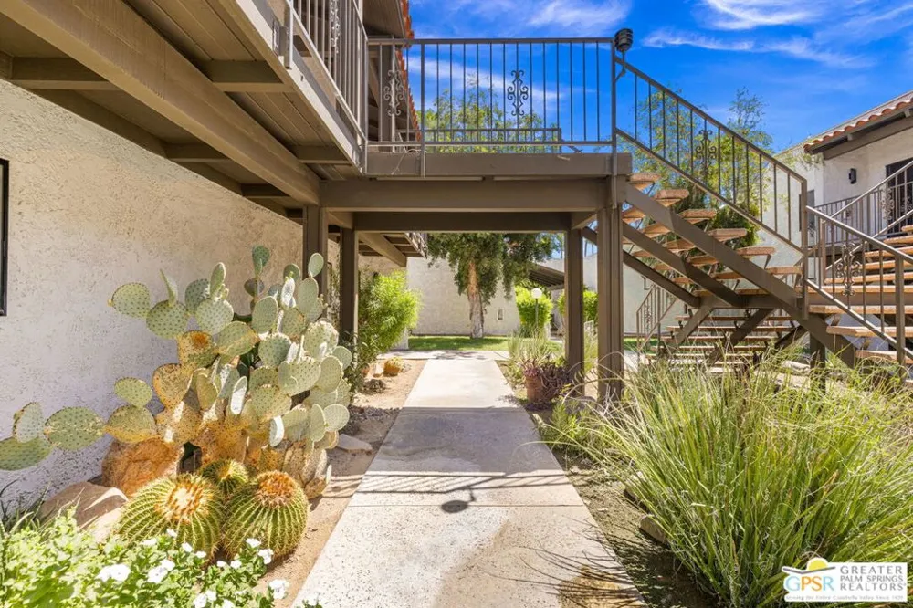 2230 S Palm Canyon Drive #6 Palm Springs, CA 92264