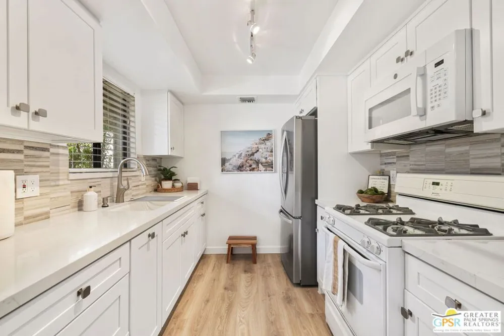 2230 S Palm Canyon Drive #6 Palm Springs, CA 92264