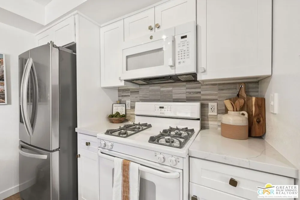 2230 S Palm Canyon Drive #6 Palm Springs, CA 92264