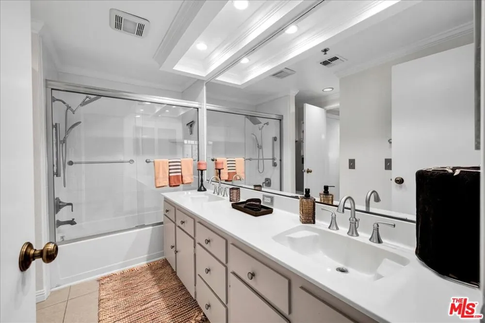 2700 Lawrence Crossley Road #83 Palm Springs, CA 92264