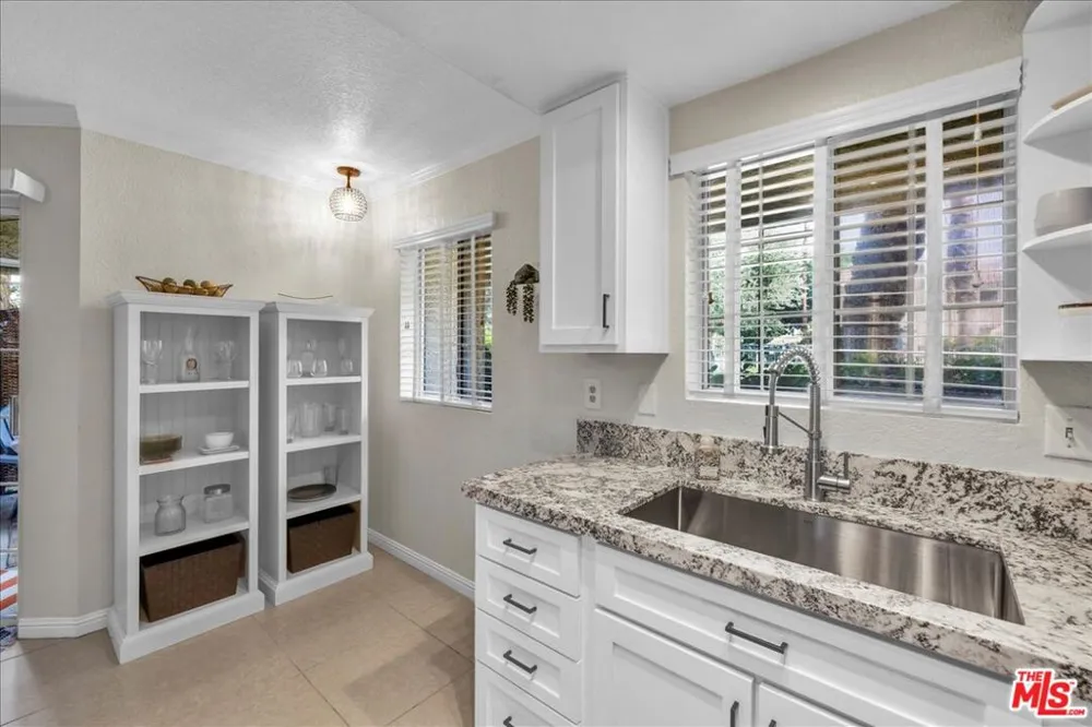 2700 Lawrence Crossley Road #83 Palm Springs, CA 92264
