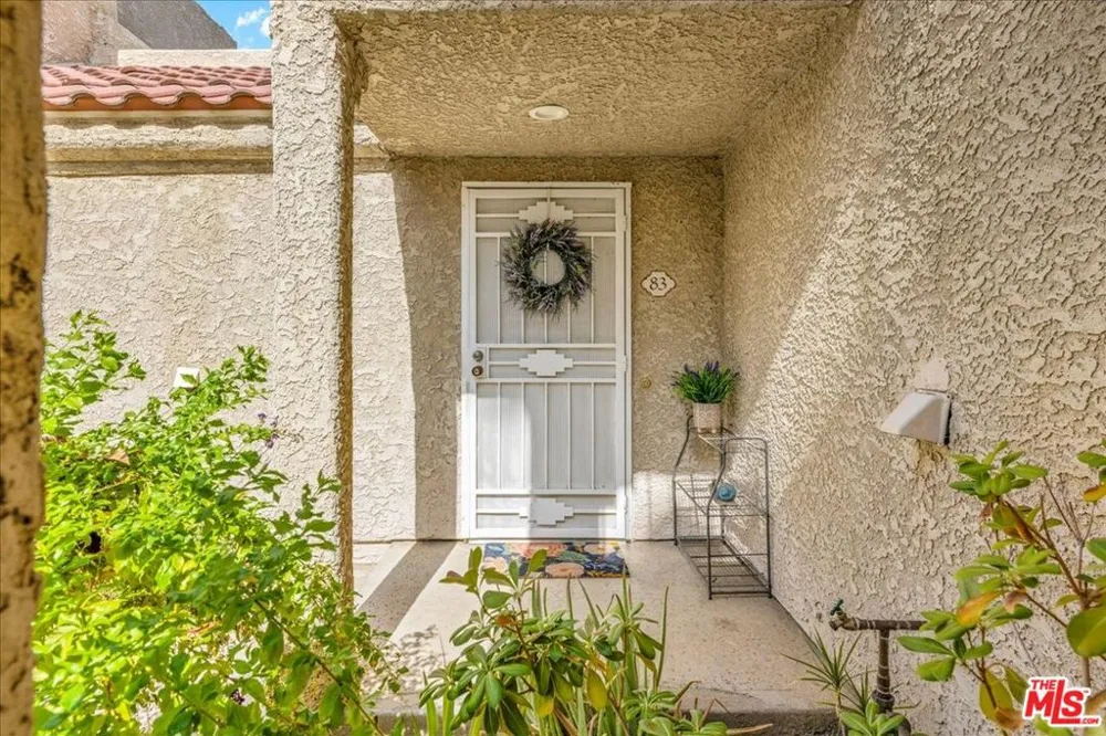 2700 Lawrence Crossley Road #83 Palm Springs, CA 92264