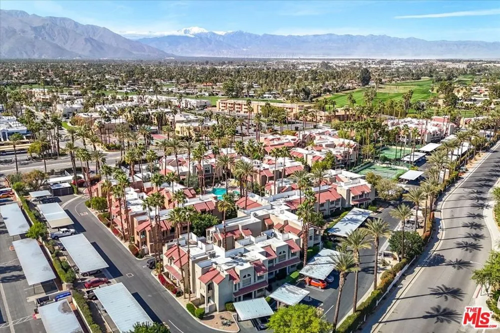 2700 Lawrence Crossley Road #83 Palm Springs, CA 92264
