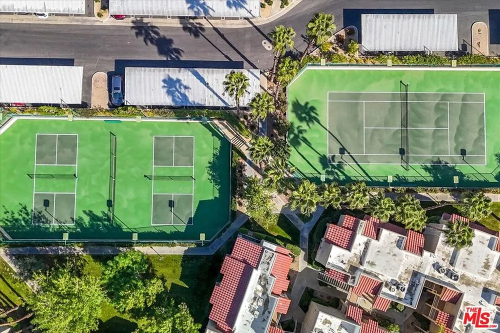 2700 Lawrence Crossley Road #83 Palm Springs, CA 92264